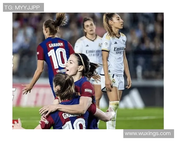 足球明星扎发带时尚风潮解析及精选图片展示